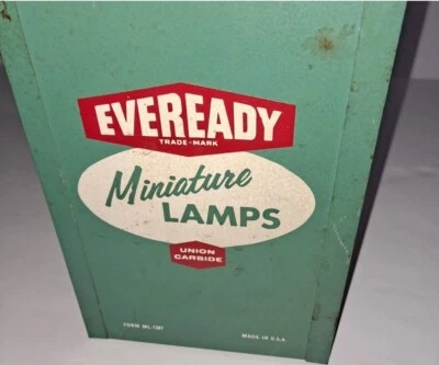 Lámparas miniatura Eveready vintage de metal con cajones Foto 1 de 4