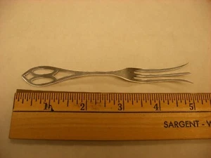 Sterling Silver 5" oyster olive pickle lemon Fork 3 prong Webster pierced handle - Picture 1 of 1