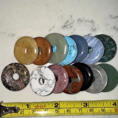 50 piezas = 1 juego - Colgante de piedra de cuarzo de cristal de donut de 25 mm tallado en piedra natural Foto 1 de 4