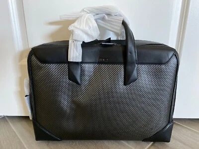 Bagagem de viagem Tumi preta CFX Shawnee fibra de carbono fina para laptop #350652 - Imagem 1 de 4