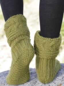KNITTING PATTERN COPY GREEN CHUNKY CABLE KNIT RIBBED SNUGGLY WARM SLIPPER SOCKS