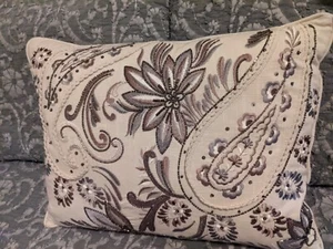 Decorative throw pillow with beading. 16x20 - Picture 1 of 7
