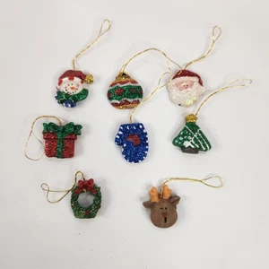 Adornos de Navidad en miniatura de resina Kurt Adler Petite Treasures 8 piezas - Imagen 1 de 9