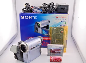 READ [Exc+5] Sony Handycam DCR-TRV22 Mini DV Camcorder Nightshot Japan working - Picture 1 of 14