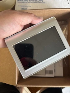 Honeywell Home RTH9585WF1004 Wi-Fi Smart Color Touchscreen Thermostat - Picture 1 of 9