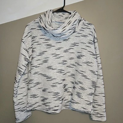 Suéter feminino loft branco preto design gola alta pulôver malha cintilante pequeno - Imagem 1 de 4