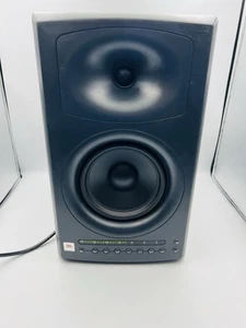 JBL LSR4326P Altoparlante Monitor Studio per Ricambi o Riparazioni - Si Accende - Leggi Desc- - Foto 1 di 11