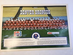1983 DENVER BRONCO'S TEAM PHOTO POSTER JOHN ELWAY ROOKIE RC RARE! - Foto 1 di 17