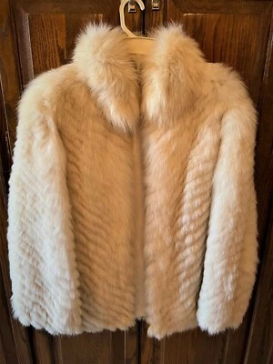 Vtg Medium Saga Blue Fox Fur Coat Short Overcoat Winter Jacket with Hook Snaps - Image 1 of 4