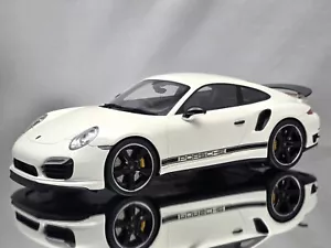 GT Spirit Porsche 911 (991) Turbo S GB Exclusive mit Vitrine weiß 1:18 - Bild 1 von 18