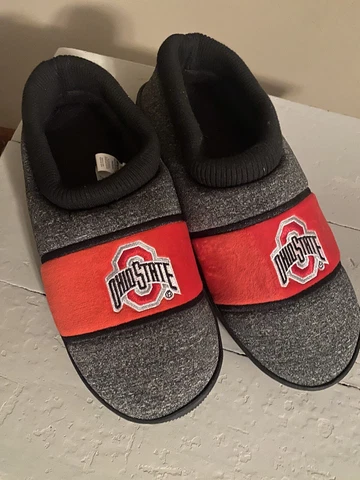 Men’s Ohio State Buckeyes Slippers ~ Size XL (13-14) Cover