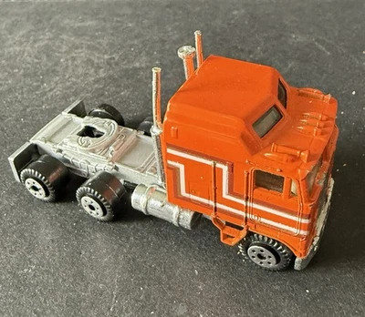 Semirremolque fundido a presión Yatming Kenworth 100 COE Areodyne 108 #1404 Universal Studios Foto 1 de 4