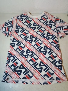 DE COLECCIÓN - Camiseta Fila "All Over Print" Biella Italia (Niños Grandes) - ¡ENVÍO GRATUITO! - Imagen 1 de 5