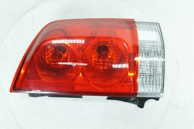 04-07 Nissan Armada SE OEM Conjunto de lámpara de luz trasera lateral derecha del pasajero 5117 Foto 1 de 4