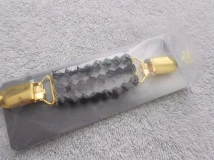 Pullover Clip schwarz Perlen goldfarben Kunststoff Zähne NEU IN VERPACKUNG - Bild 1 von 4