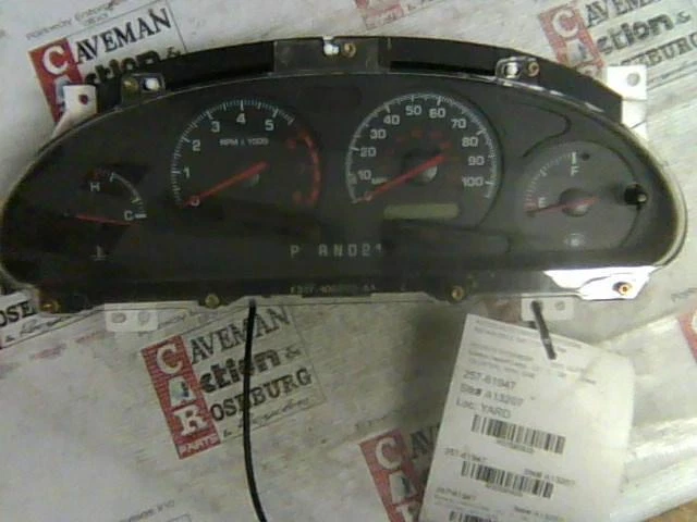 Medidor de velocímetro usado se adapta a: Nissan Quest Cluster 2001 MPH GXE grado A Foto 1 de 4