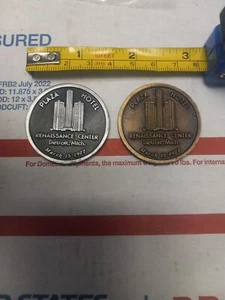 The City of Detroit Plaza Hotel Renaissance Center Coin 1977 Gold & Pewter - Picture 1 of 10