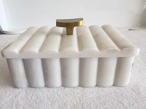 Vintage Marble Alabaster Fluted Vanity Jewelry Trinket Box 7 x 5 x 3 Gold Handle - Picture 1 of 9