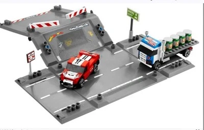 Lego 8198 Racers: Ramp Crash 99.5% Complete w/ Manual Missing some stickers - Image 1 of 3