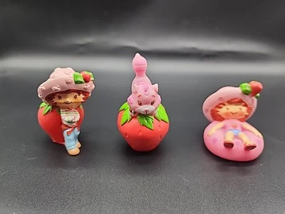 Lot Of 3 Vintage 2.5” Strawberry Shortcake Vinyl Toy Figure Cake Topper Toy - Image 1 of 4