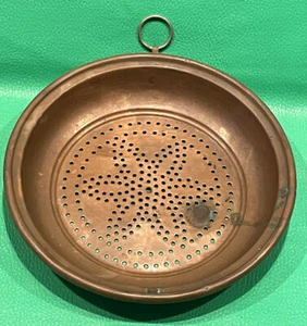 Vtg Copper Pan Pierced Design Décor Strainer Colander Mold Hanging Ring Patina - Picture 1 of 12