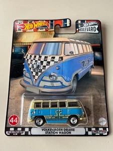 2022 Hot Wheels Premium 1:64 Boulevard #44 Volkswagen Deluxe Station Wagon Bus - Picture 1 of 2