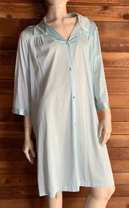 VINTAGE VANITY FAIR AQUA SIZE LARGE ROBE   #10540 - Picture 1 of 9