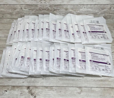 *31 pares* Luvas cirúrgicas de látex Cardinal Health Protexis, tamanho: 6,5, validade: 12/25 - Imagem 1 de 4