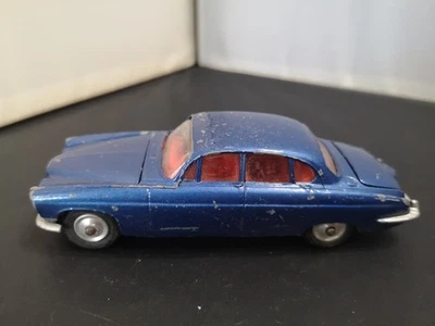 M677-CORGI TOYS No238 JAGUAR MARK X SALOON - Image 1 of 4