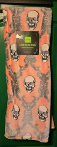 NEW Urban Domain Glow In The Dark 60"x70" Throw Blanket Halloween Skull skeleton - Picture 1 of 5