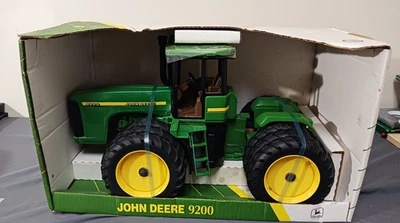 Ertl John Deere 9200 Tractor - Image 1 of 4