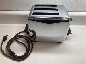 Vintage Toastmaster Automatic Pop up 3 slice Toaster 1C5 Chrome Mid-century - Picture 1 of 19
