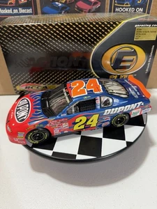 Jeff Gordon ELITE #24 DuPont Las Vegas Win Raced Version 2001 1/24 Diecast - Picture 1 of 12