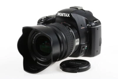 PENTAX K-m Gehäuse mit 18-55mm f/3,5-5,6 - SNr: 3221381 - Bild 1 von 4