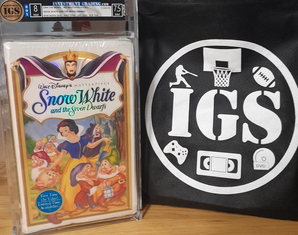 Disney's SNOW WHITE & The 7 DWARFS 1937/1994 vhs new graded IGS 8/7.5 NM BIG BOX - Image 1 of 3