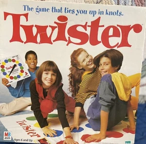 Twister Board Game 1998 Vintage Great Condition - Picture 1 of 2