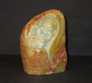 A Chinese Carved Green Jade Boulder With Smiling Buddha - Bild 1 von 4