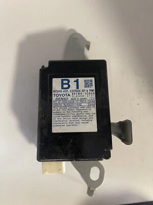 2013-15 LEXUS ES300H: Suspension- TPMS Module    897B0-33050 - Image 1 of 4