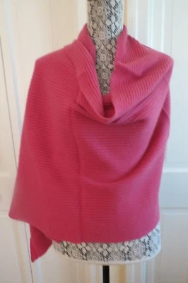 Envoltura de cachemir acanalado Portolano - Flamenco (frambuesa) - Nuevo con etiquetas - $450 Foto 1 de 4