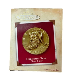 Hallmark Keepsake Ornament 2002 Christmas Tree Gift Clip Gold Toned Santa - Picture 1 of 8