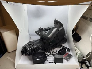 Panasonic AG-DVC20P Camcorder 3CCD Mini DV Videotape Camera - TESTED & WORKING!! - Picture 1 of 11