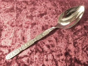 RAPHAEL 1 Teaspoon Oneida Heirloom Stainless Steel CUBE MARK USA - Picture 1 of 3