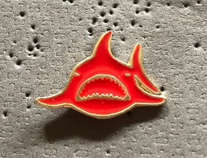 Los Angeles Sharks Red Logo WHA Hockey Pin - Imagen 1 de 1