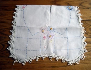 Vintage Tischschal beige mit Kreuzstich Blumen ~ - Bild 1 von 3
