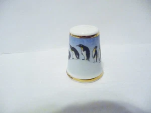 THIMBLE PORCELAIN MARLBOROUGH ENGLAND "PENGUINS" TCC 6/87 - Picture 1 of 5