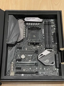 Carte Mère ASUS ROG Crosshair VI Hero (AM4) - Photo 1/8
