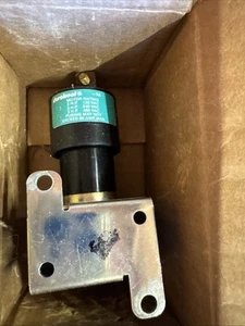 Cubo de relé de desplazamiento de mercurio Durakool Bf-70321 - Imagen 1 de 4