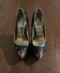 Aldo Size US 7 Black Multicolored Oriental Jacquard Pattern Platform Pumps - Picture 1 of 13