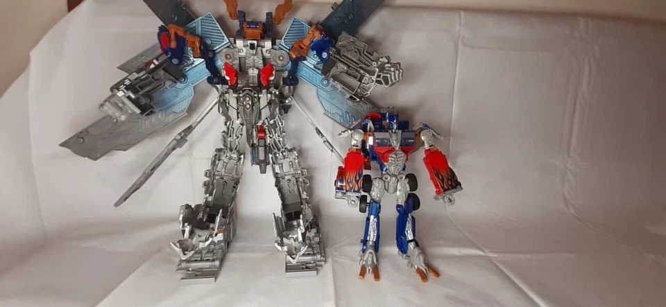 Optimus Prime Trasformers Dark Side Of The Moon- 2011 - Immagine 1 di 4