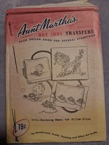 Tante Martha's Hot Iron Transfers #3711, Spinnrad Prägung UNCUT Vintage - Bild 1 von 3